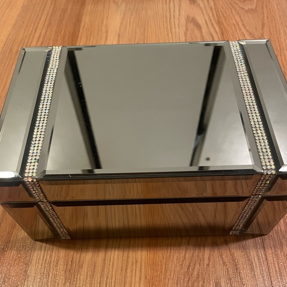 Mirror Jewelry Box - Picture 3 of 7